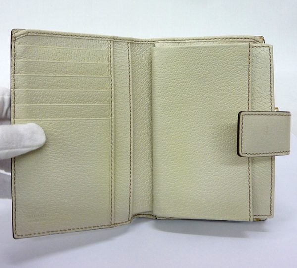 926 5 Gucci Logo Bolt Clasp Wallet White Leather