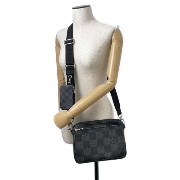 9373891 05 Louis Vuitton Trio Messenger Shoulder Bag Damier Graphite 3D