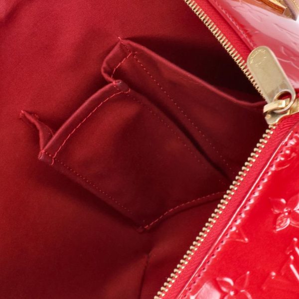 94722 7 Louis Vuitton Belvey PM Shoulder Bag Vernis Pomme dAmour Red