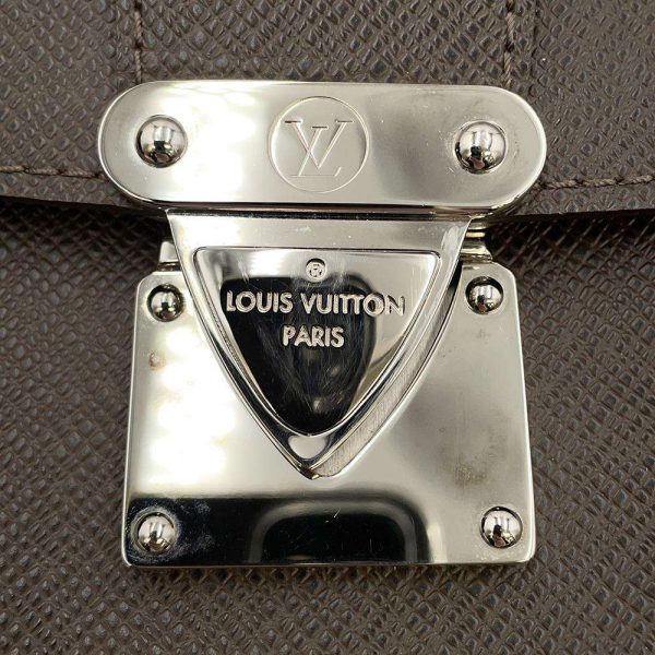 9686434 11 Louis Vuitton Taiga Belair Clutch Bag Brown