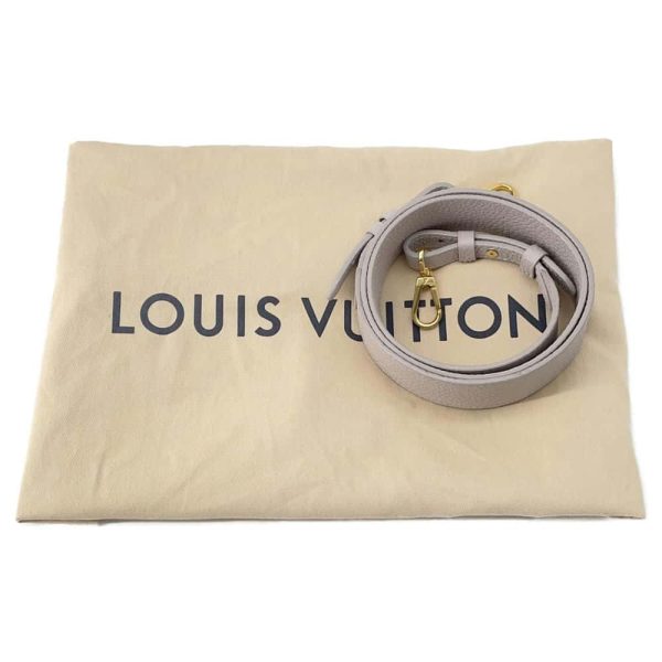 9721852 18 Louis Vuitton Capucines Bag Taurillon Leather Black