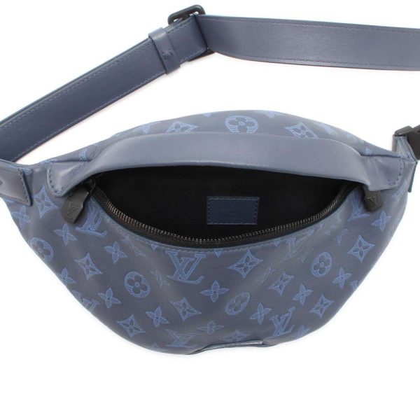 9733923 05 Louis Vuitton Discovery Bum Body Bag Monogram Shadow