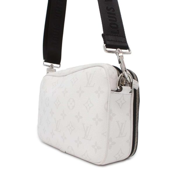 9733930 02 Louis Vuitton Alpha Messenger Monogram White