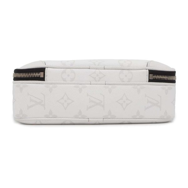 9733930 03 Louis Vuitton Alpha Messenger Monogram White