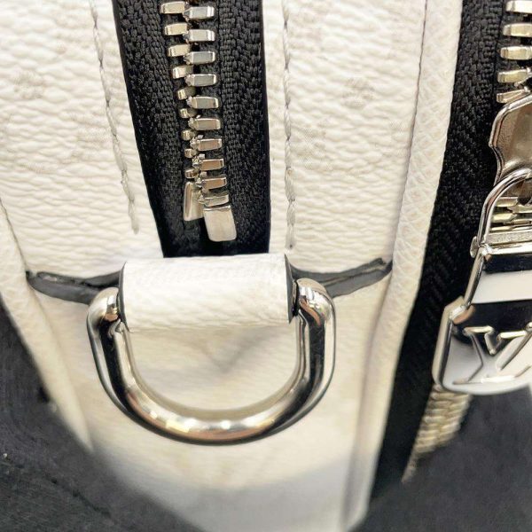 9733930 08 Louis Vuitton Alpha Messenger Monogram White