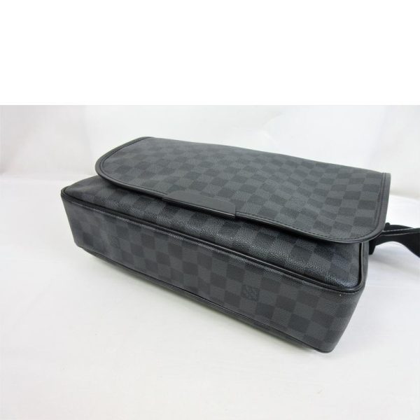 97945 3 Louis Vuitton Renzo Messenger Bag Damier Graphite