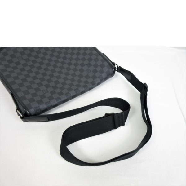 97945 4 Louis Vuitton Renzo Messenger Bag Damier Graphite