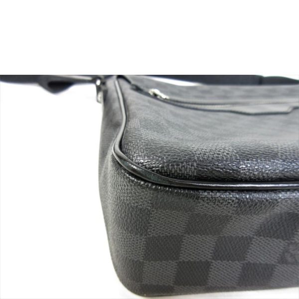 97945 7 Louis Vuitton Renzo Messenger Bag Damier Graphite