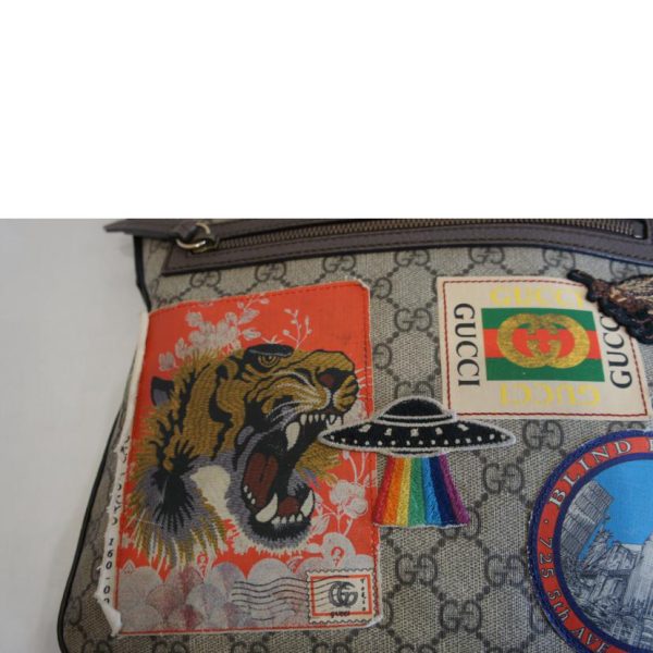 98498 5 Gucci GG Supreme Courier Shoulder Bag