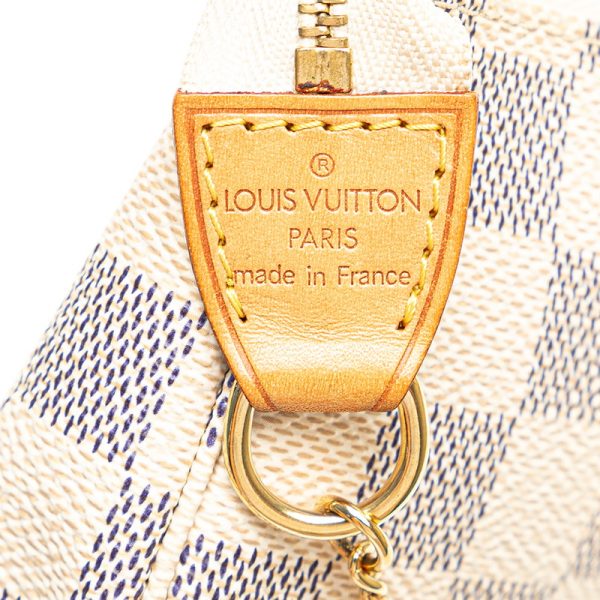 a2msjhllfgxrd9c0 6 Louis Vuitton Damier Azur Pochette Accessory Pouch White