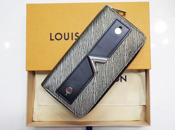 a7367 5 Louis Vuitton Epi Leather Zippy Wallet Grey