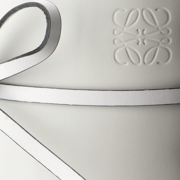 a858i01x0100202100 4 LOEWE Ikebana Shoulder Bag White