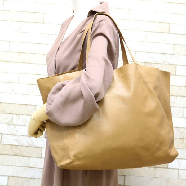 brb01000000003113 2 Celine Hippo Horizontal Shoulder Bag Leather Beige