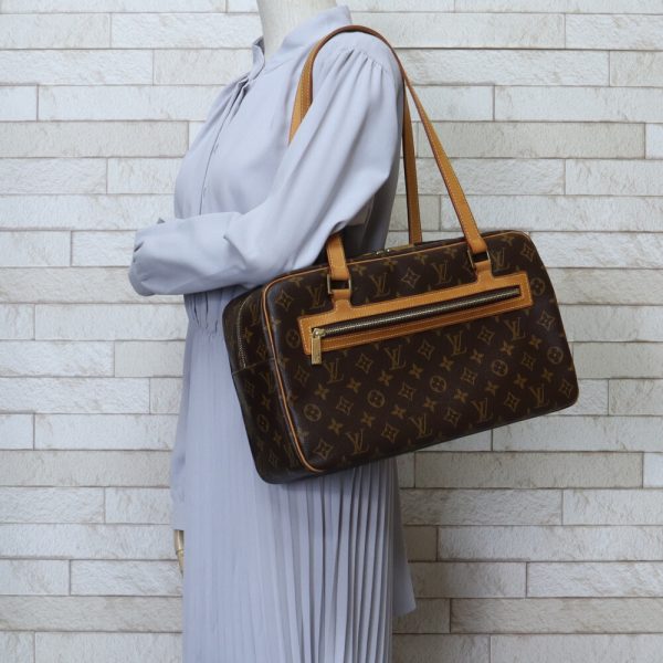 brb01060000002822 2 Louis Vuitton Citè Monogram Canvas Shoulder Bag Brown