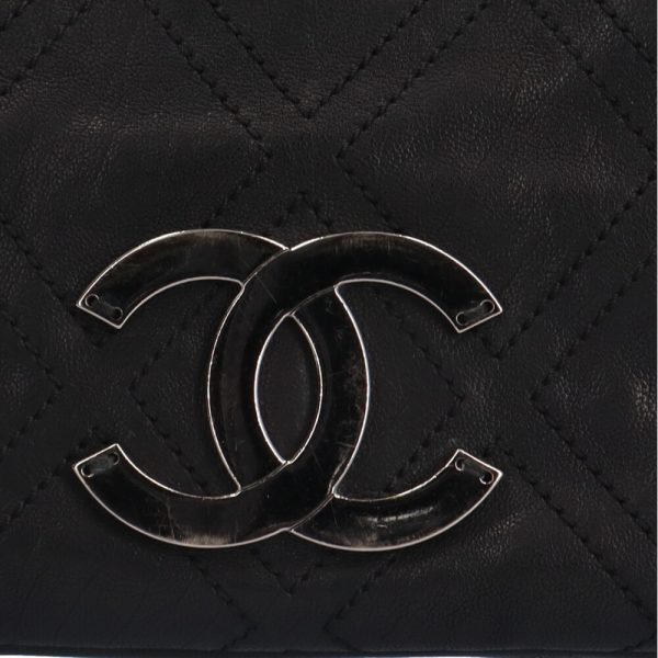 brb02190000005112 9 Chanel Diamond Stitch Leather Shoulder Bag Black