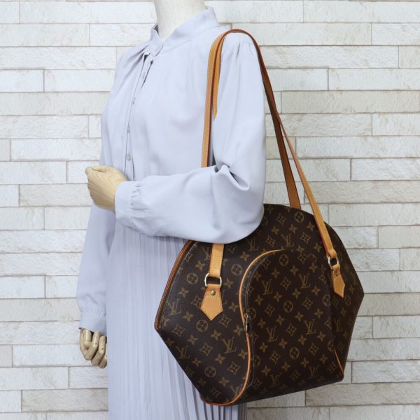 brb02260000003659 2 Louis Vuitton Ellipse Monogram Canvas Shoulder Bag Brown