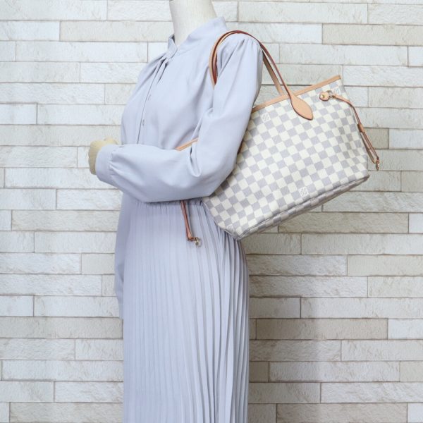 brb02590000004206 2 Louis Vuitton Neverfull PM Damier Azur Tote Bag White