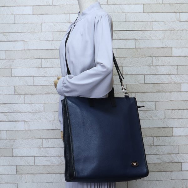 brb02920000000628 2 Fendi Leather Tote Bag Navy