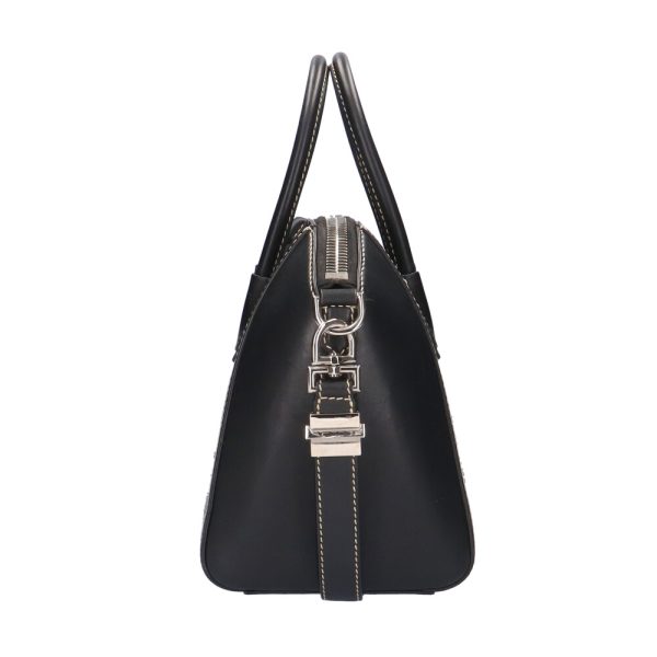 brb10000000022762 4 Givenchy Antigona Handbag Leather Black