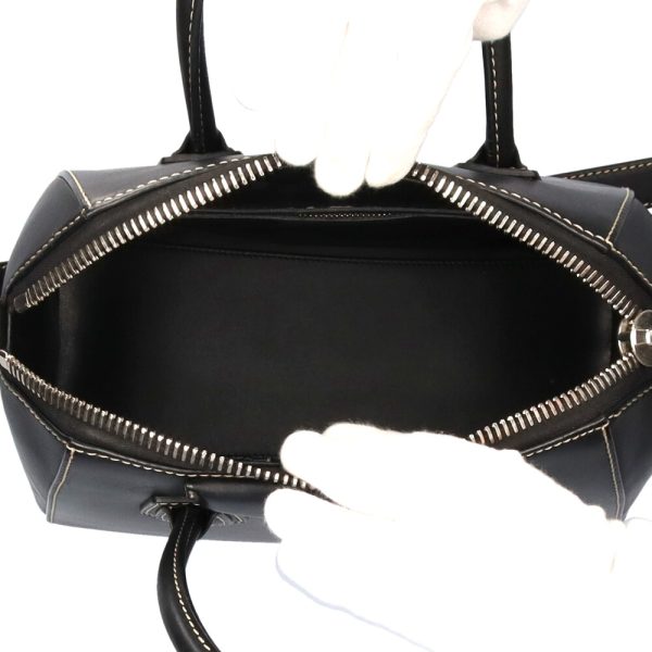 brb10000000022762 7 Givenchy Antigona Handbag Leather Black