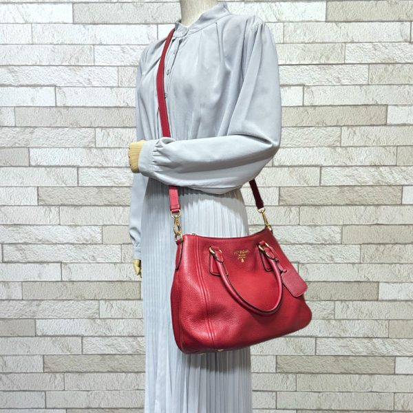 brb10000000127951 2 Prada Leather Shoulder Bag Red