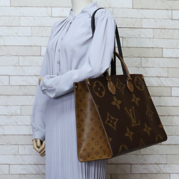 brb10010000009965 2 Louis Vuitton On the Go Monogram Giant Tote Bag Brown