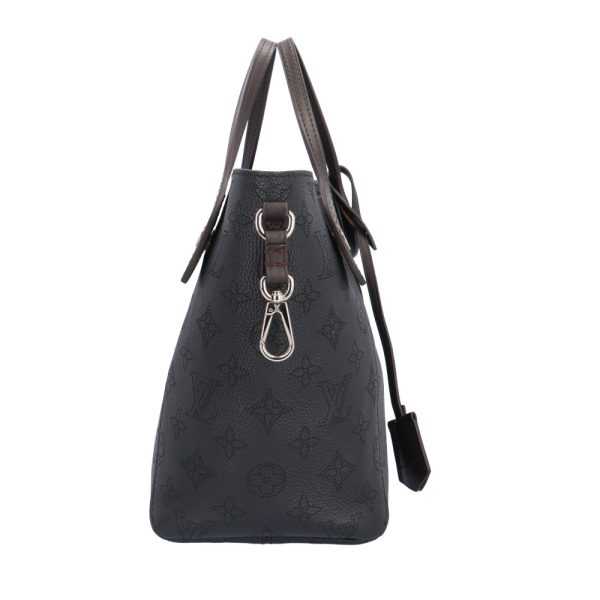 brb10010000014926 4 Louis Vuitton Hina PM Shoulder Bag Monogram Mahina Black