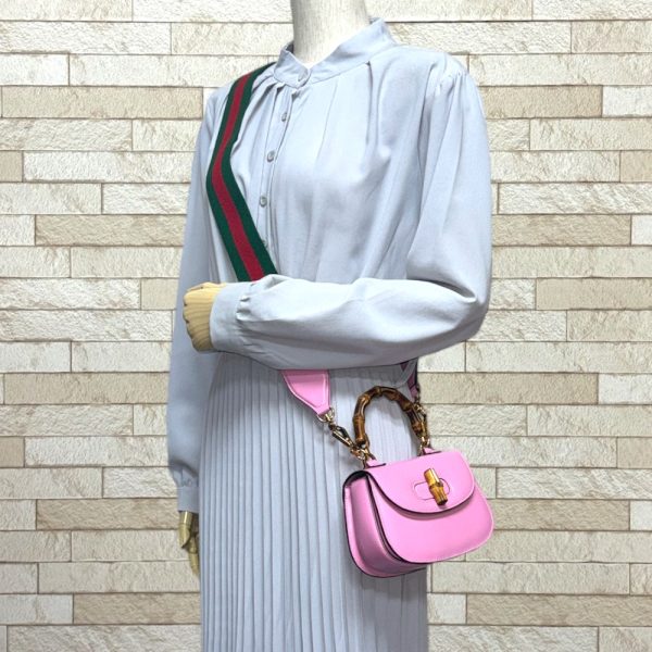 brb10010000015014 3 Gucci Bamboo Mini Top Handle Bag Pink