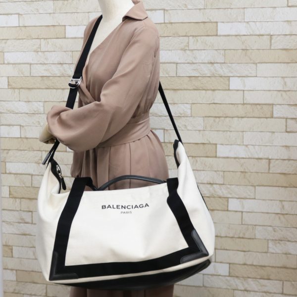 brb36805725 2 Balenciaga Boston Bag Leather Black