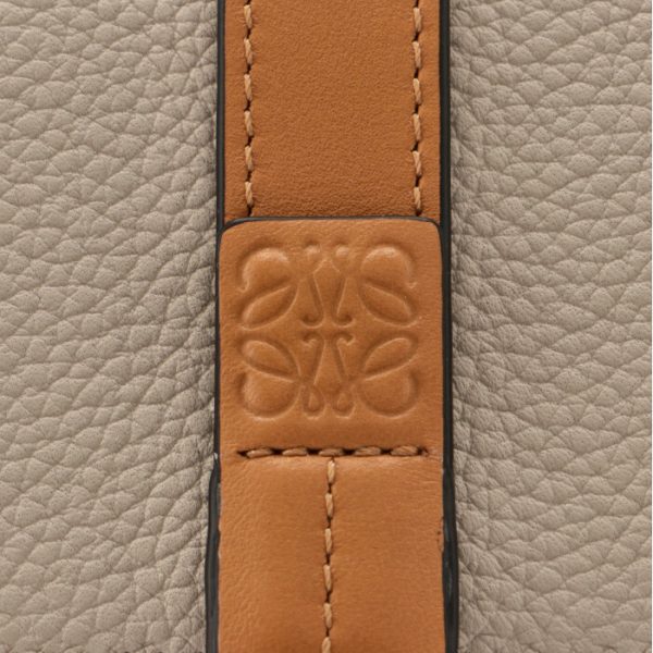 c660s26x0300512463 3 LOEWE Trifold Wallet Beige