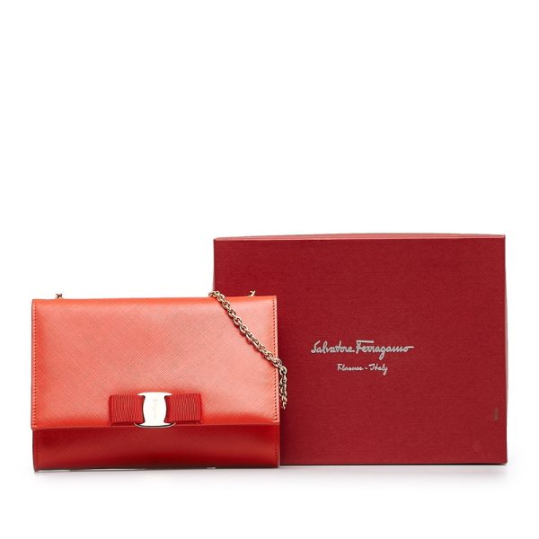 dasjkhyq9k309gsr 10 Salvatore Ferragamo Vara Ribbon Chain Shoulder Bag Red