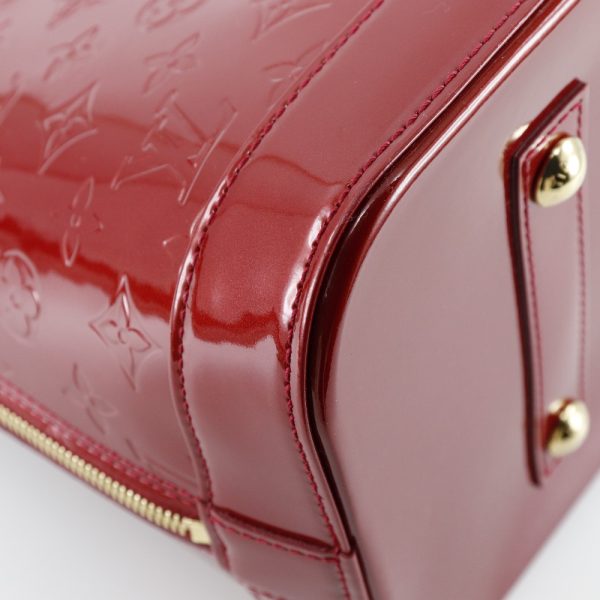 h162223920 1 LOUIS VUITTON Alma GM Vernis Pomme dAmour Red Double Zipper