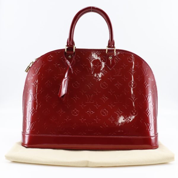 h162223920 6 LOUIS VUITTON Alma GM Vernis Pomme dAmour Red Double Zipper