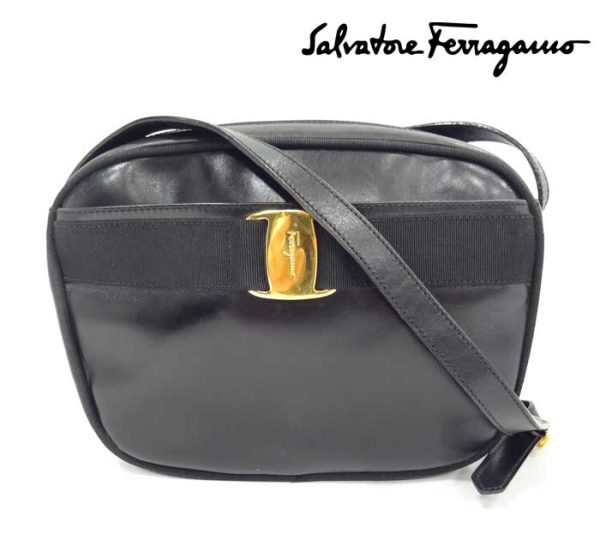 imgrc0068797735 Salvatore Ferragamo Vara Shoulder Bag Black Gold