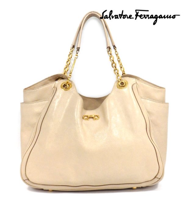 imgrc0071241597 Salvatore Ferragamo Gancini Chain Tote Bag Shoulder Pink Beige