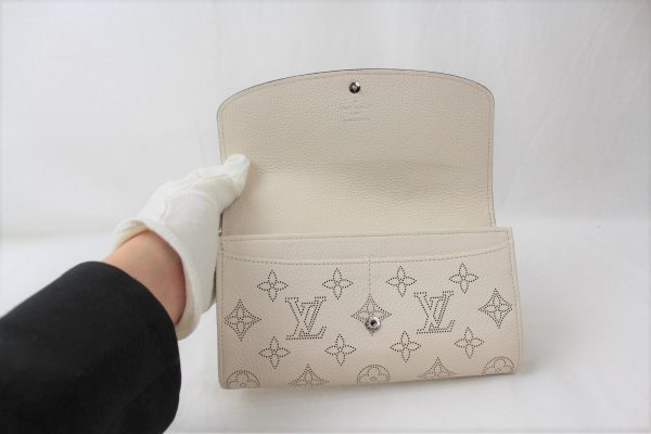 imgrc0073137250 Louis Vuitton Portefeuille Iris Long Wallet White