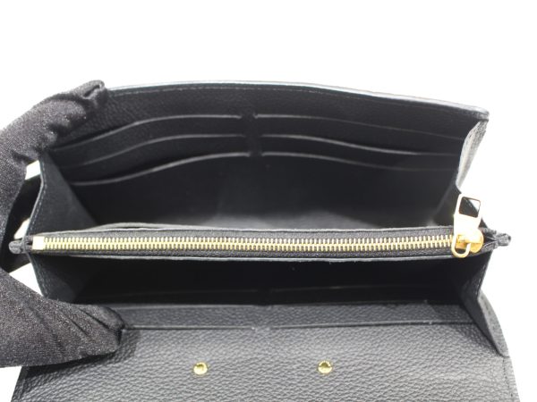 imgrc0075940516 Louis Vuitton Portefeuille Metis Noir Long Wallet