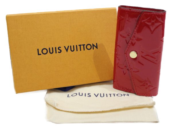 imgrc0076387938 Louis Vuitton Multicle 4 Vernis Key Case Red