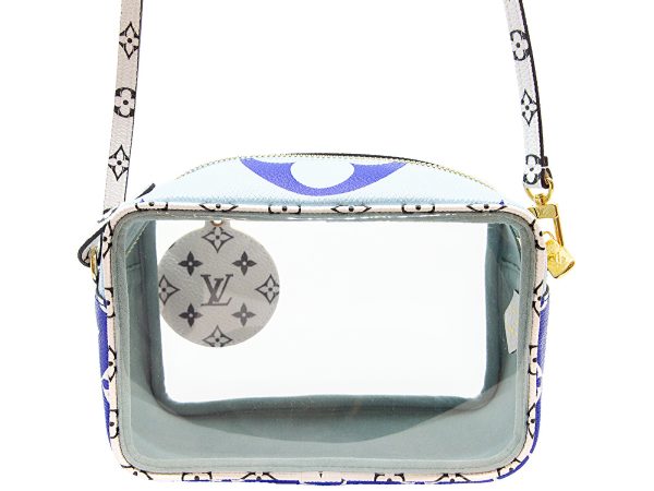 imgrc0079524405 LOUIS VUITTON Pouch Beach Pouch Monogram Giant Blue