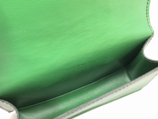 imgrc0080050787 LOUIS VUITTON Santulle Waist Pouch Epi Green