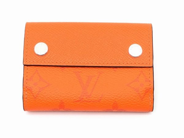 imgrc0080159578 LOUIS VUITTON Discovery Wallet Tri fold Taigarama Volcano Orange