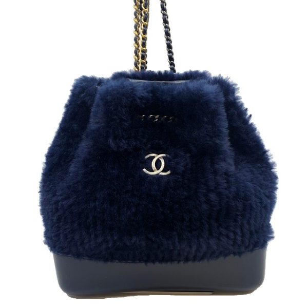 imgrc0080271505 CHANEL Gabriel Backpack Navy Fur Chain