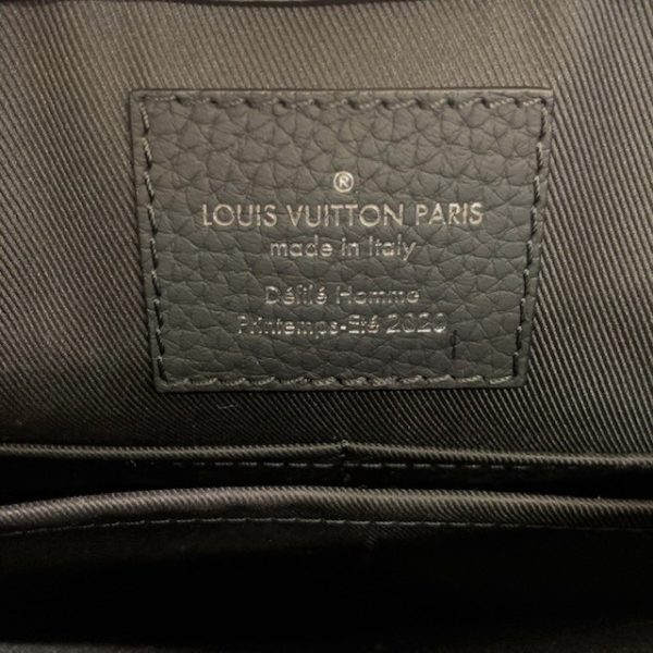 imgrc0080607501 Louis Vuitton Sac Pla Messenger Tote Bag Taurillon Leather Black