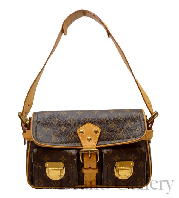 imgrc0080631622 Louis Vuitton Hudson Shoulder Bag Monogram Canvas Brown