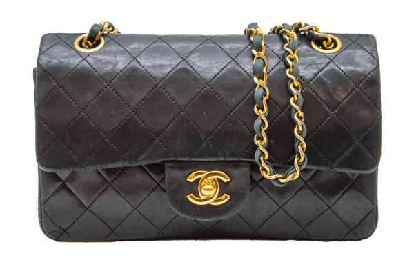 imgrc0080649139 CHANEL Matelasse Double Flap Chain Shoulder Bag Lambskin Vintage Black