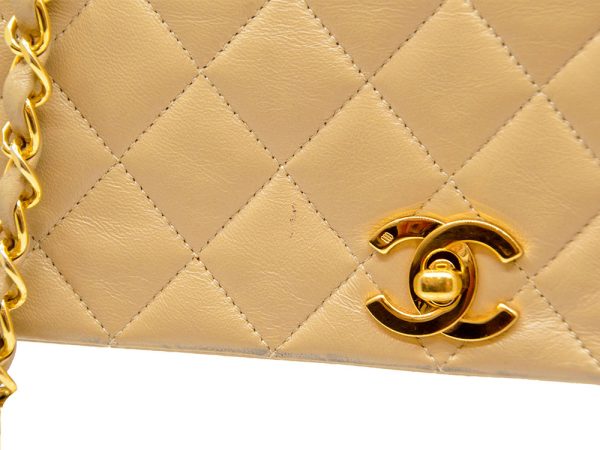 imgrc0080735263 CHANEL Matelasse Chain Shoulder Bag Lambskin Beige Gold