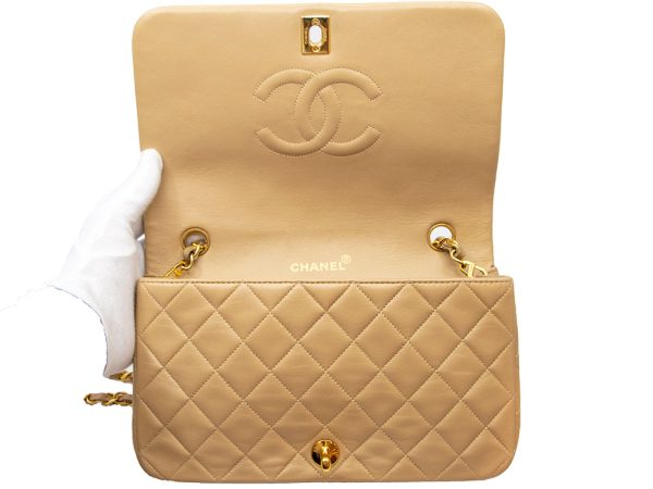 imgrc0080735271 CHANEL Matelasse Chain Shoulder Bag Lambskin Beige Gold