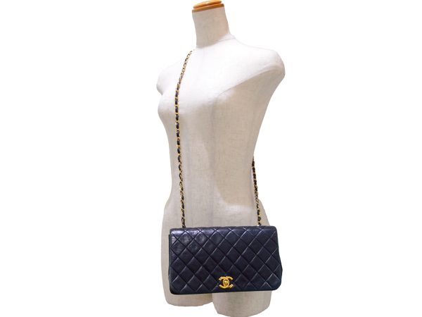 imgrc0081001687 CHANEL Matelasse Chain Shoulder Bag Lambskin Navy Gold