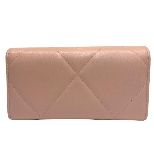 imgrc0081385049 CHANEL 19 Nineteen Long Wallet Coco Pink