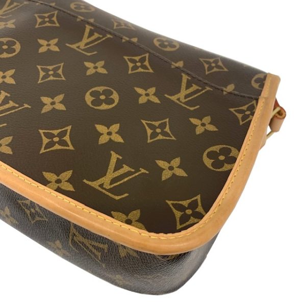 imgrc0081837839 Louis Vuitton Sologne Shoulder Bag Monogram Canvas Brown